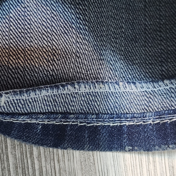 Miss Me Jean's - Picture 10 of 10